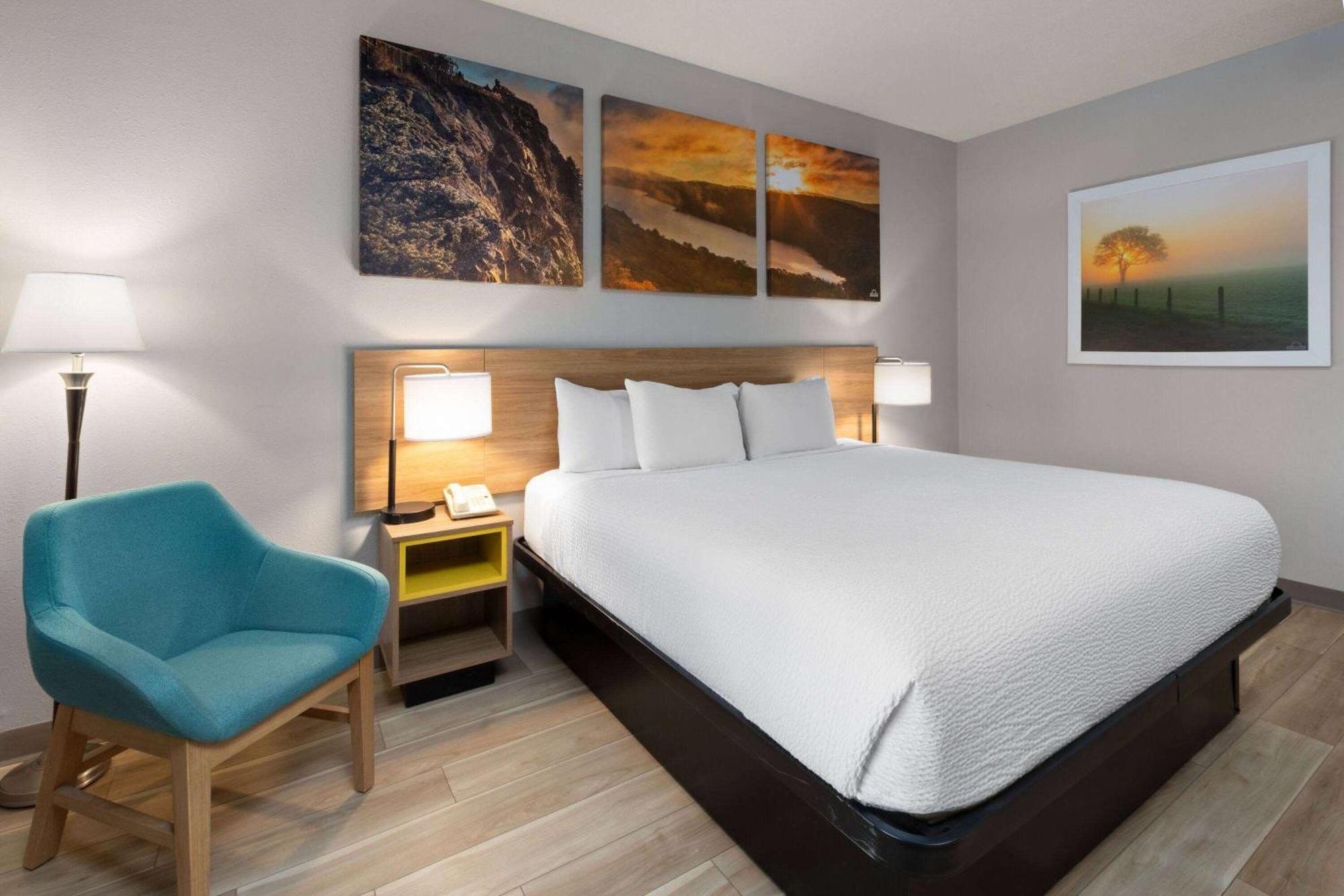 Days Inn By Wyndham Hutchinson Buitenkant foto